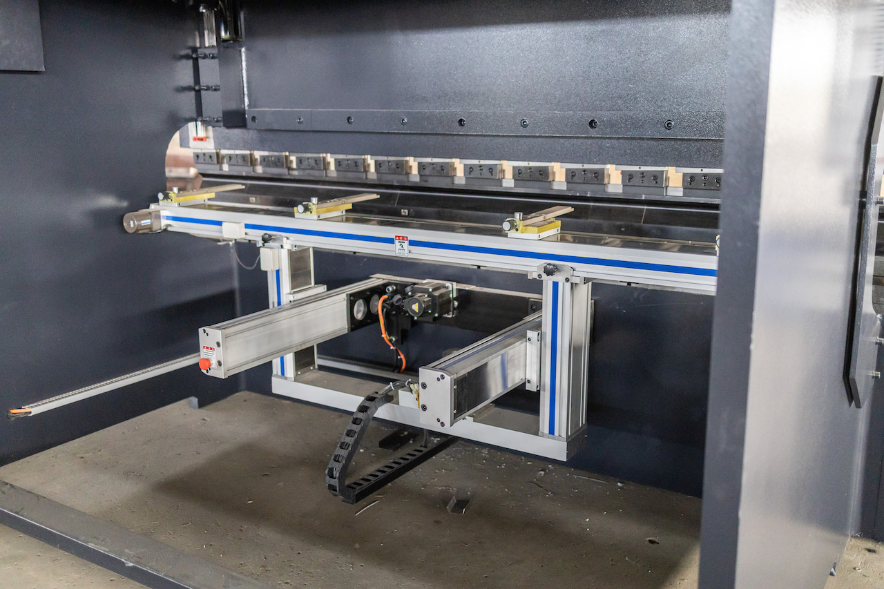 100t Hydraulic Cnc Brake Press Crowning Cnc Press Brake Delem 100t হাইড্রোলিক Cnc ব্রেক প্রেস ক্রাউনিং Cnc প্রেস ব্রেক ডেলেম