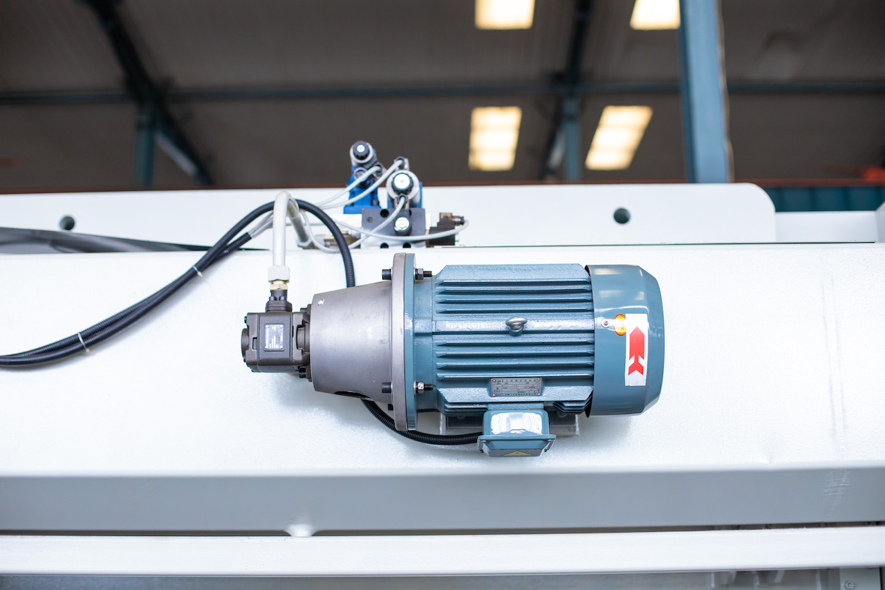 100t Hydraulic Cnc Brake Press Crowning Cnc Press Brake Delem 100t হাইড্রোলিক Cnc ব্রেক প্রেস ক্রাউনিং Cnc প্রেস ব্রেক ডেলেম