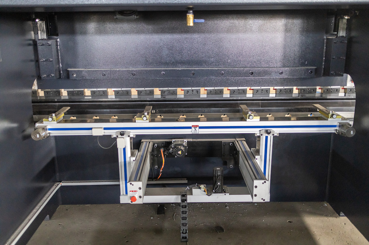 100t Hydraulic Cnc Brake Press Crowning Cnc Press Brake Delem 100t হাইড্রোলিক Cnc ব্রেক প্রেস ক্রাউনিং Cnc প্রেস ব্রেক ডেলেম