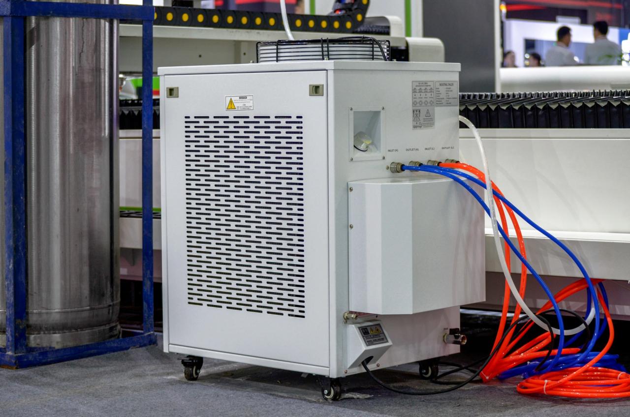 1500*3000mm 500w Racuys Or Ipg Fiber Laser Cutting Machine 1500*3000mm 500w Racuys বা Ipg ফাইবার লেজার কাটিং মেশিন