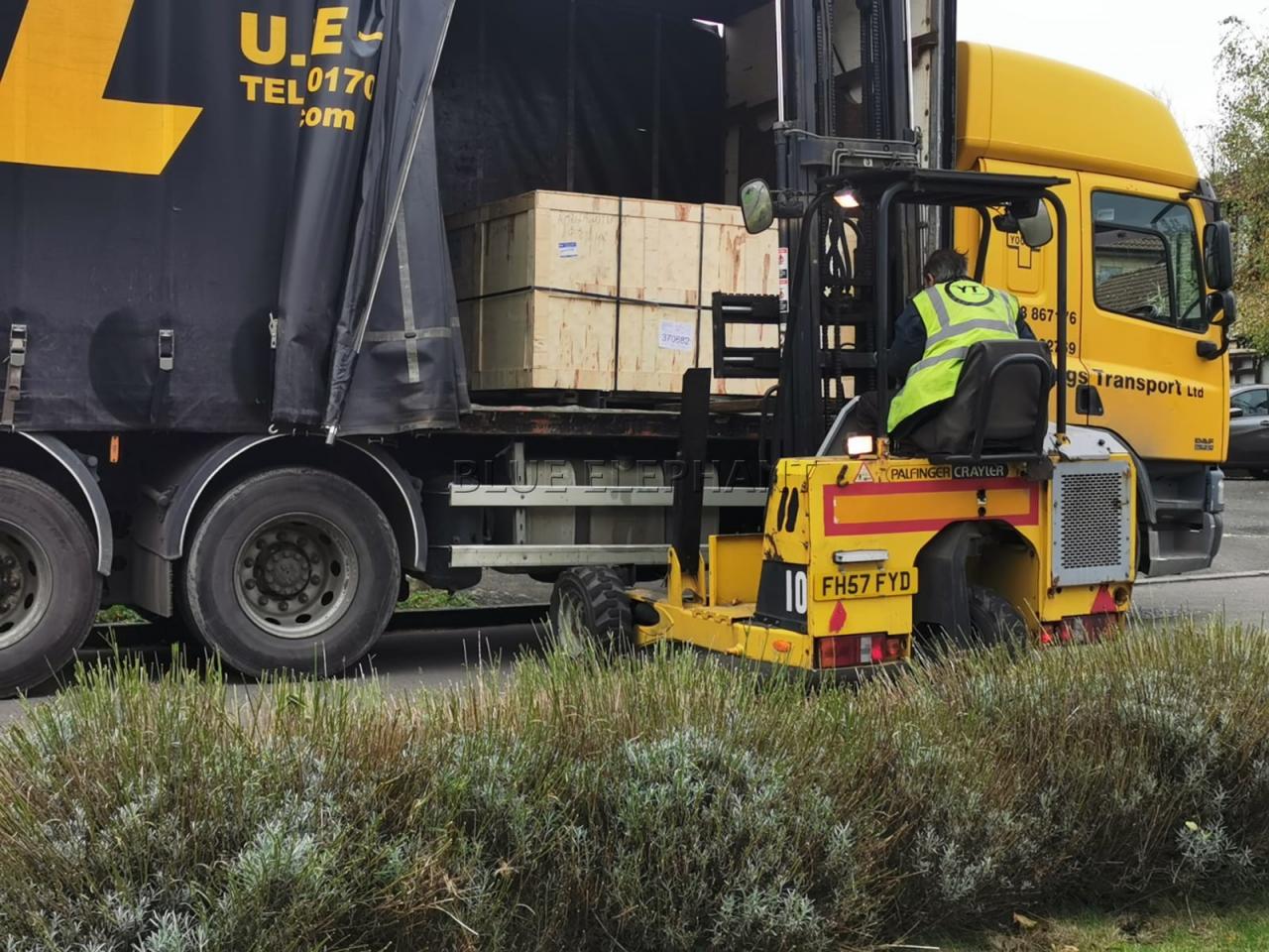 1530 Fiber Laser Cutting Machine For Stainless Steel Carbon Steel Metal Sheet স্টেইনলেস স্টীল কার্বন স্টীল মেটাল শীটের জন্য 1530 ফাইবার লেজার কাটিং মেশিন