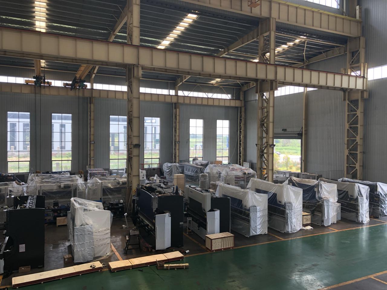 16mm Hydraulic Guillotine Shearing Machine For Sheet Metal Cutting 6 Meters শীট মেটাল কাটার জন্য 16 মিমি হাইড্রোলিক গিলোটিন শিয়ারিং মেশিন 6 মিটার