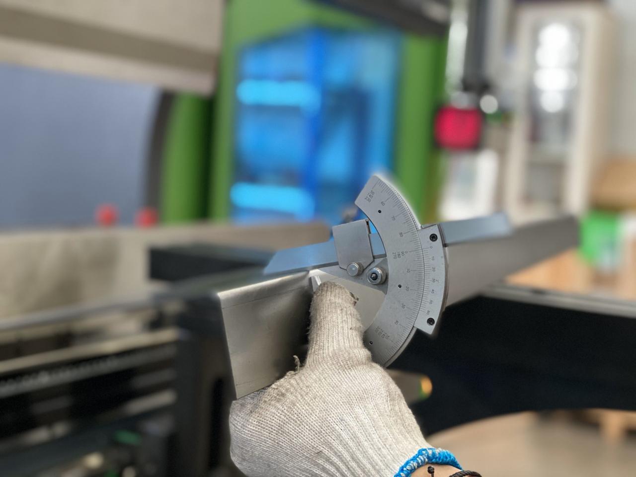 16mm Hydraulic Guillotine Shearing Machine For Sheet Metal Cutting 6 Meters শীট মেটাল কাটার জন্য 16 মিমি হাইড্রোলিক গিলোটিন শিয়ারিং মেশিন 6 মিটার