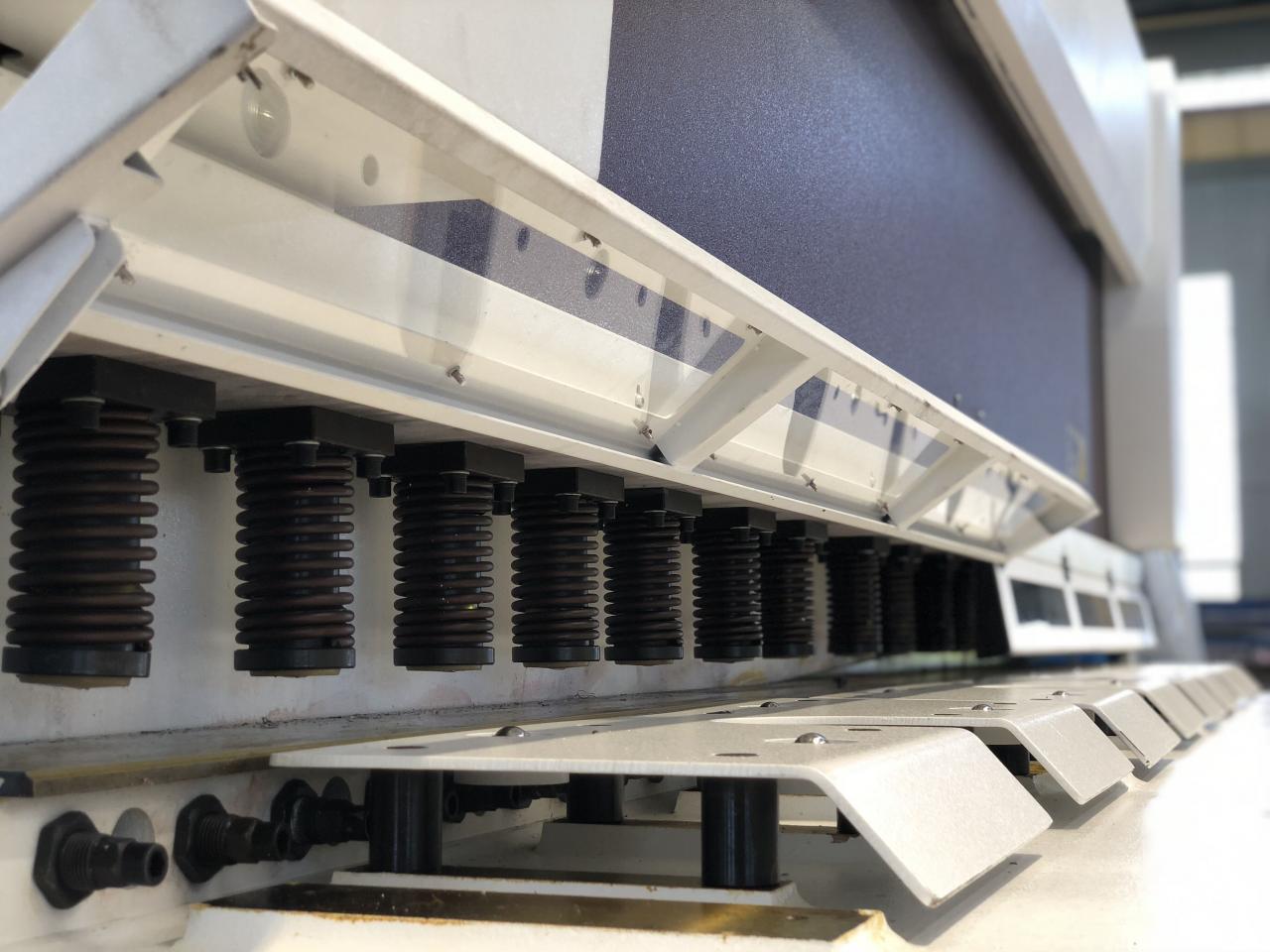 16mm Hydraulic Guillotine Shearing Machine For Sheet Metal Cutting 6 Meters শীট মেটাল কাটার জন্য 16 মিমি হাইড্রোলিক গিলোটিন শিয়ারিং মেশিন 6 মিটার