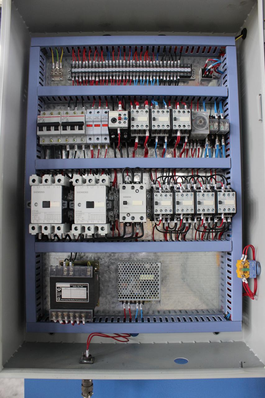 2.5 মি দৈর্ঘ্য হাইড্রোলিক Nc সুইং বিম শিয়ারিং মেশিন