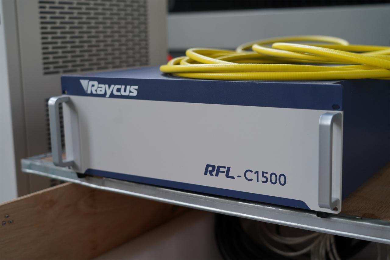 3015 4kw 1kw 2kw 3kw Stainless Steel Cnc Fiber Laser Cutting Machine 3015 4kw 1kw 2kw 3kw স্টেইনলেস স্টীল Cnc ফাইবার লেজার কাটিং মেশিন