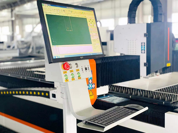 3015 Fiber Laser Cutting Machine For High-Speed Cutting Of 1-6mm Metal Materials 3015 ফাইবার লেজার কাটিং মেশিন 1-6 মিমি মেটাল ম্যাটেরিয়ালের হাই-স্পিড কাটিংয়ের জন্য