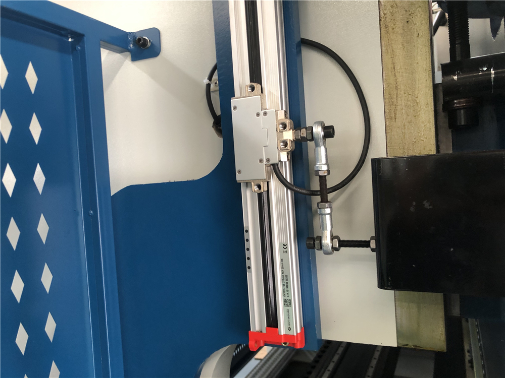 3+1 Axis Cnc Hydraulic Press Brake With Esa System Esa সিস্টেম সহ 3+1 Axis Cnc হাইড্রোলিক প্রেস ব্রেক