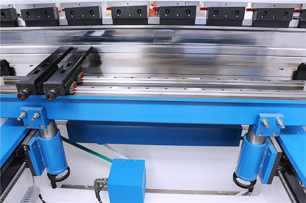 3+1 Axis Cnc Hydraulic Press Brake With Esa System Esa সিস্টেম সহ 3+1 Axis Cnc হাইড্রোলিক প্রেস ব্রেক