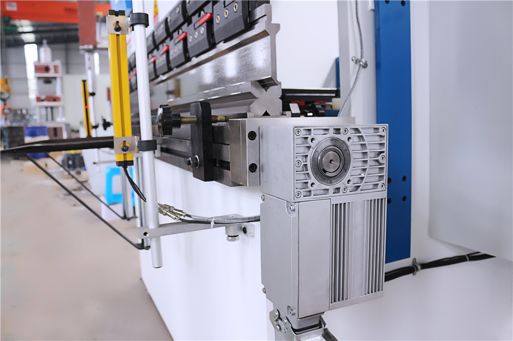 3+1 Axis Cnc Hydraulic Press Brake With Esa System Esa সিস্টেম সহ 3+1 Axis Cnc হাইড্রোলিক প্রেস ব্রেক