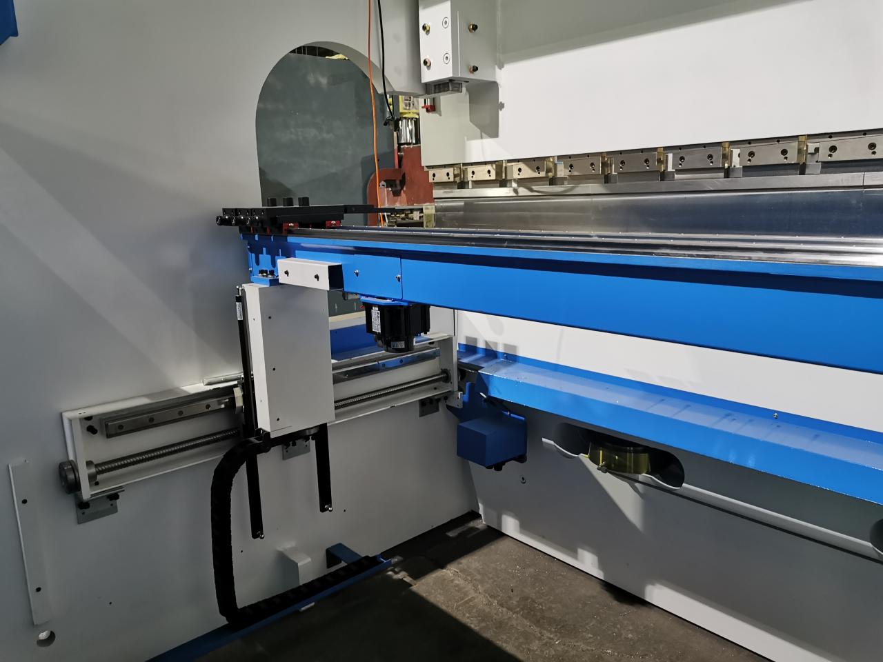 4 Axis Cnc Tandem Press Brake With Delem Da58t 2d Graphical Controller 4 Axis Cnc Tandem প্রেস ব্রেক সঙ্গে Delem Da58t 2d গ্রাফিকাল কন্ট্রোলার