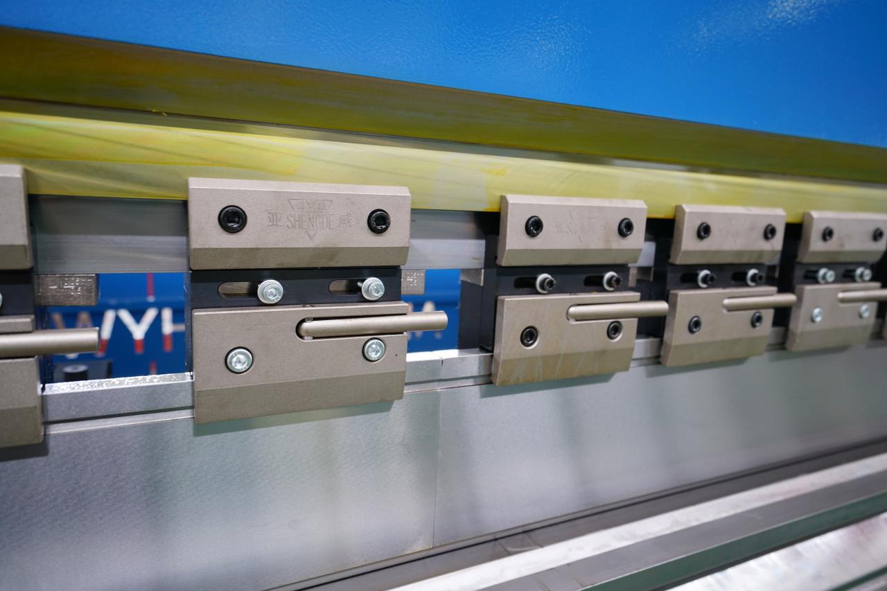 4 Axis Cnc Tandem Press Brake With Delem Da58t 2d Graphical Controller 4 Axis Cnc Tandem প্রেস ব্রেক সঙ্গে Delem Da58t 2d গ্রাফিকাল কন্ট্রোলার