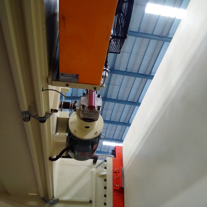 4 Axis Cnc Tandem Press Brake With Delem Da58t 2d Graphical Controller 4 Axis Cnc Tandem প্রেস ব্রেক সঙ্গে Delem Da58t 2d গ্রাফিকাল কন্ট্রোলার