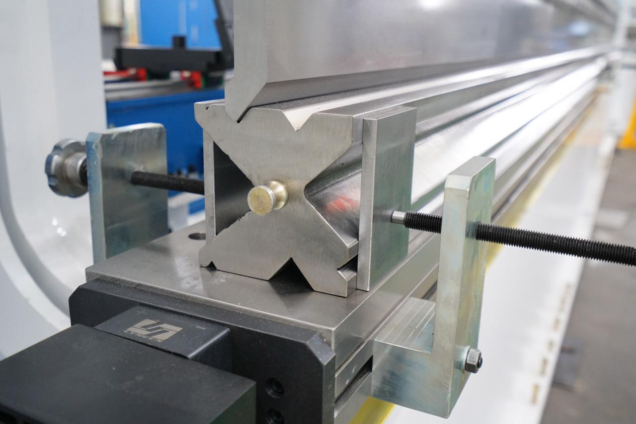 4 Axis Cnc Tandem Press Brake With Delem Da58t 2d Graphical Controller 4 Axis Cnc Tandem প্রেস ব্রেক সঙ্গে Delem Da58t 2d গ্রাফিকাল কন্ট্রোলার