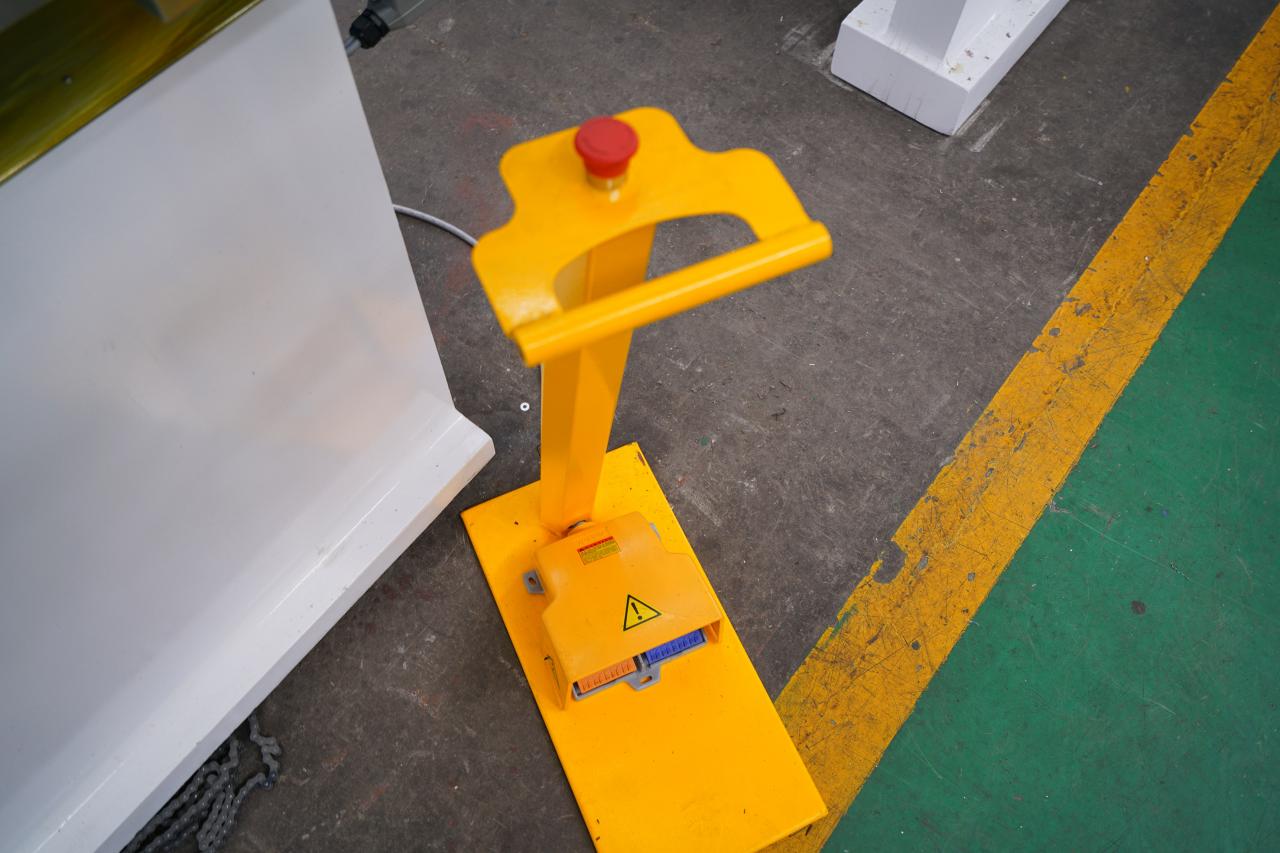 4 Axis Cnc Tandem Press Brake With Delem Da58t 2d Graphical Controller 4 Axis Cnc Tandem প্রেস ব্রেক সঙ্গে Delem Da58t 2d গ্রাফিকাল কন্ট্রোলার