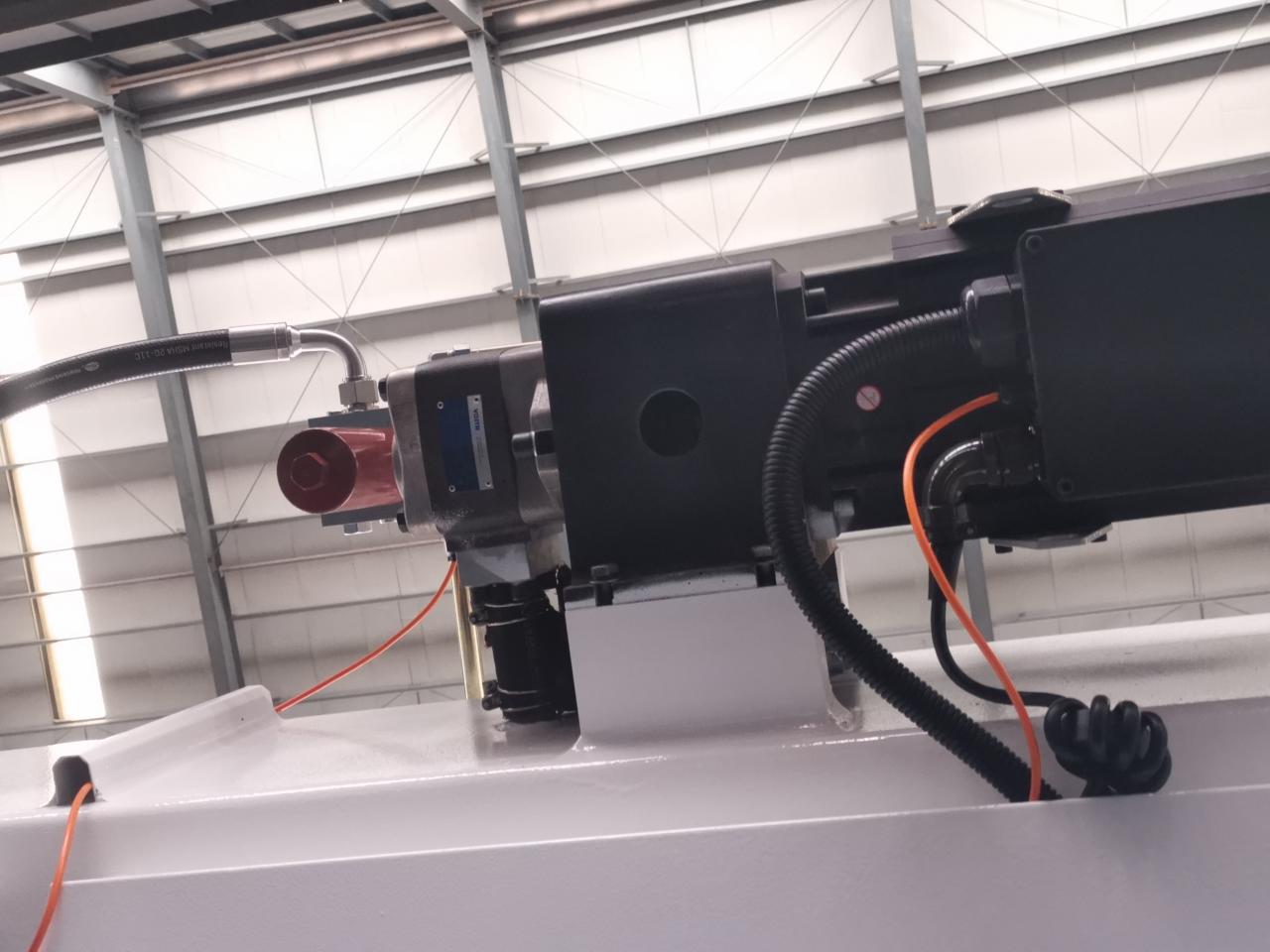 4 Axis Cnc Tandem Press Brake With Delem Da58t 2d Graphical Controller 4 Axis Cnc Tandem প্রেস ব্রেক সঙ্গে Delem Da58t 2d গ্রাফিকাল কন্ট্রোলার