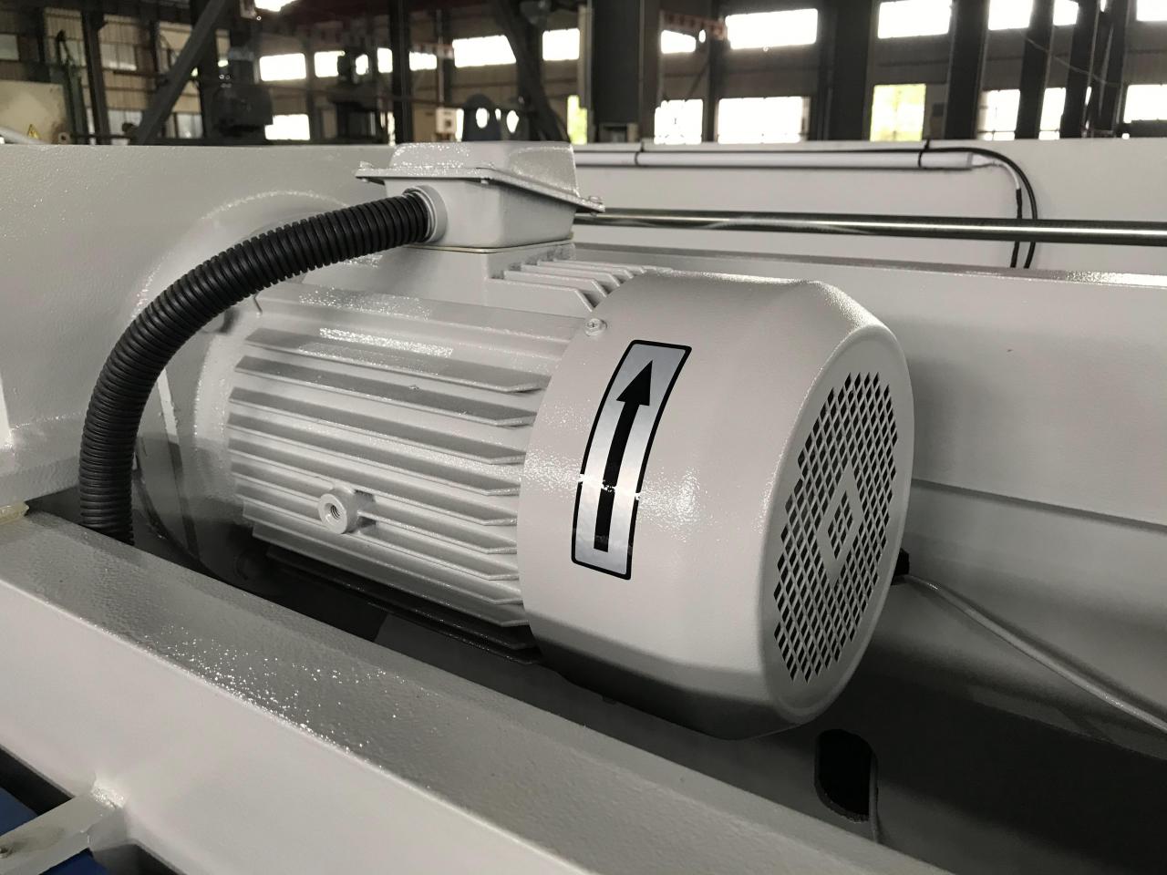 4mm Oem Qc11y-8x3200 Nc Hydraulic Guillotine Guillotine Shearing Machine 4mm Oem Qc11y-8x3200 Nc হাইড্রোলিক গিলোটিন গিলোটিন শিয়ারিং মেশিন