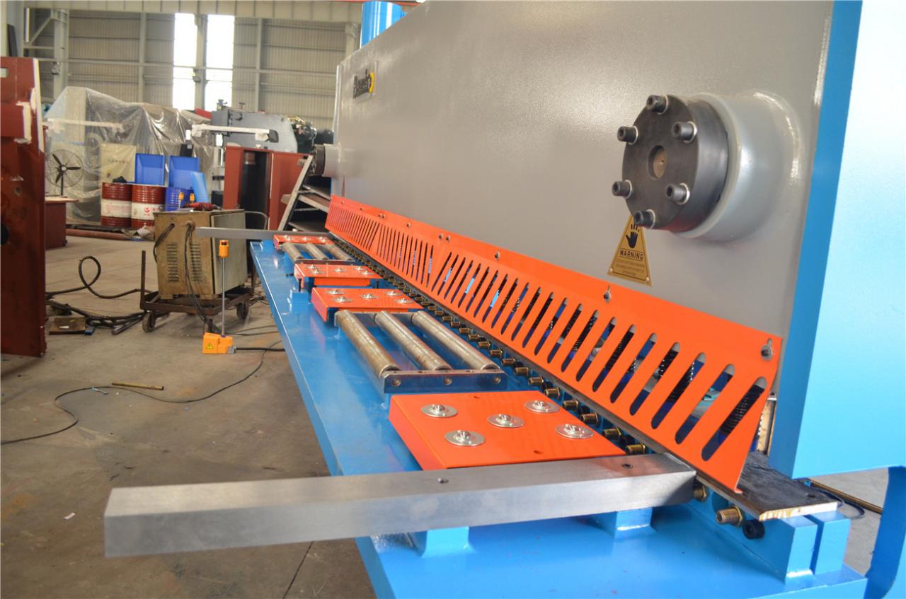 6*3200mm Guillotine Shears Metal Shear Hydraulic Iron Sheet Cutting Shearing Machine 6*3200mm গিলোটিন শিয়ার্স মেটাল শিয়ার হাইড্রোলিক আয়রন শীট কাটিং শিয়ারিং মেশিন