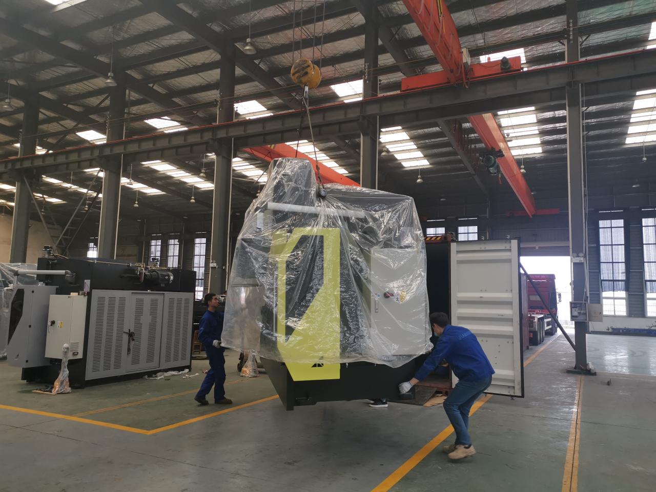 6mm*3200 Hydraulic Steel Plate Cutting Machinery Steel Plate Shearing Machine 6mm*3200 হাইড্রোলিক স্টিল প্লেট কাটিং মেশিনারি স্টিল প্লেট শিয়ারিং মেশিন