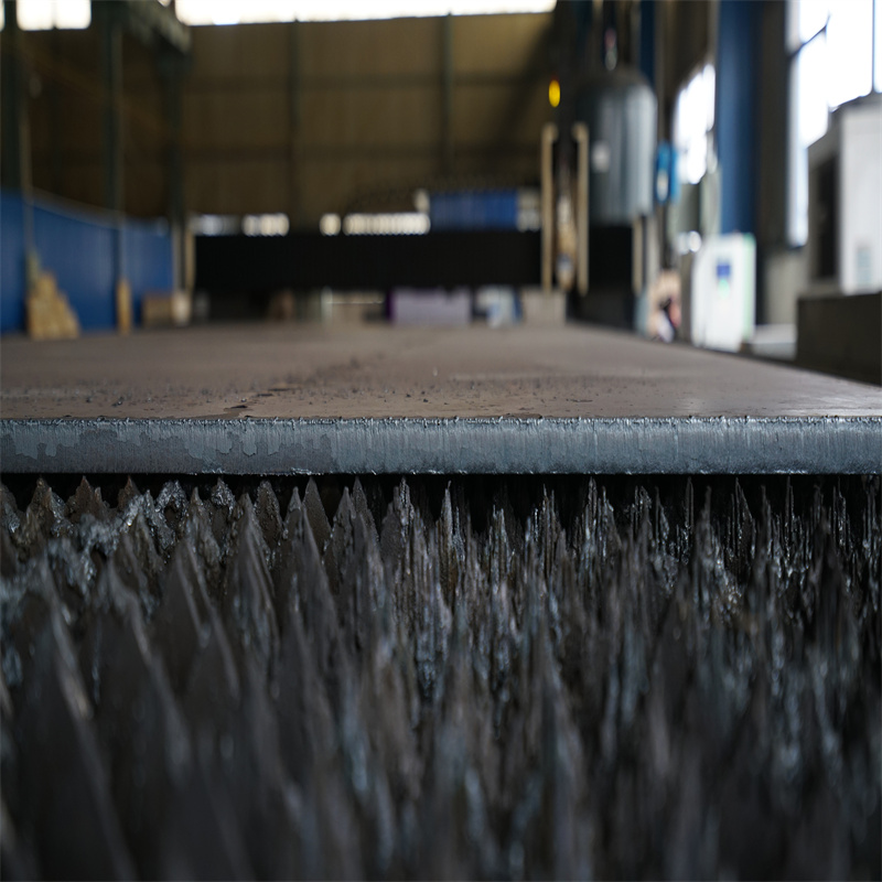 চায়না উচ্চ মানের সস্তা 3kw ফাইবার লেজার কাটিং মেশিনের দাম