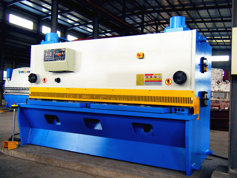 Aluminium Cutting Machine Hydraulic Guillotine Shearing Machine Pendulum Plate Shears অ্যালুমিনিয়াম কাটিং মেশিন হাইড্রোলিক গিলোটিন শিয়ারিং মেশিন পেন্ডুলাম প্লেট কাঁচি