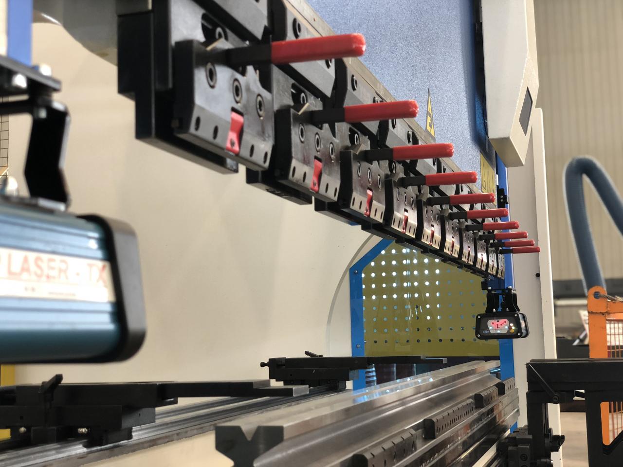 Cnc Hydraulic Bending Machine 160x3200 Press Brake Price Cnc হাইড্রোলিক নমন মেশিন 160x3200 প্রেস ব্রেক মূল্য