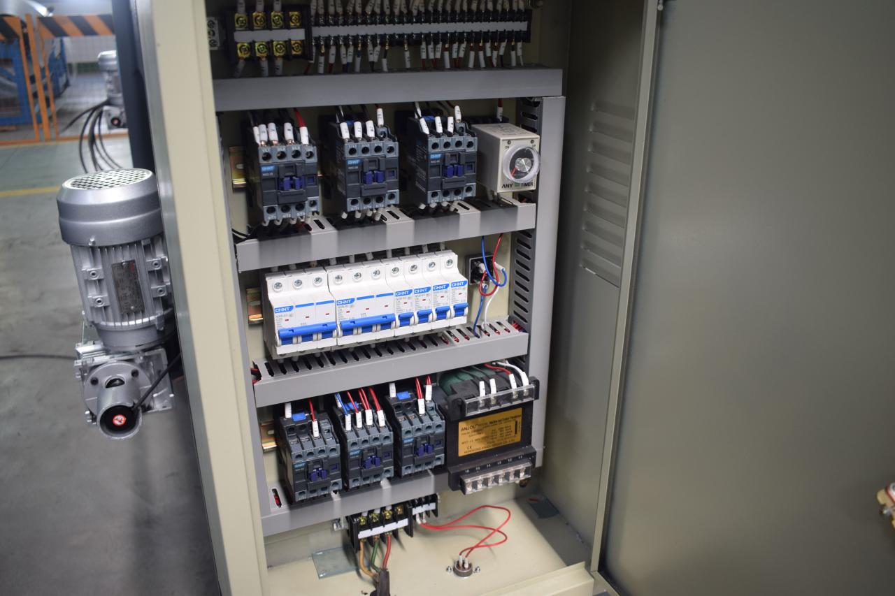 Cnc শীট মেটাল শিয়ারিং মেশিন স্টিল প্লেট হাইড্রোলিক শিয়ারিং মেশিন