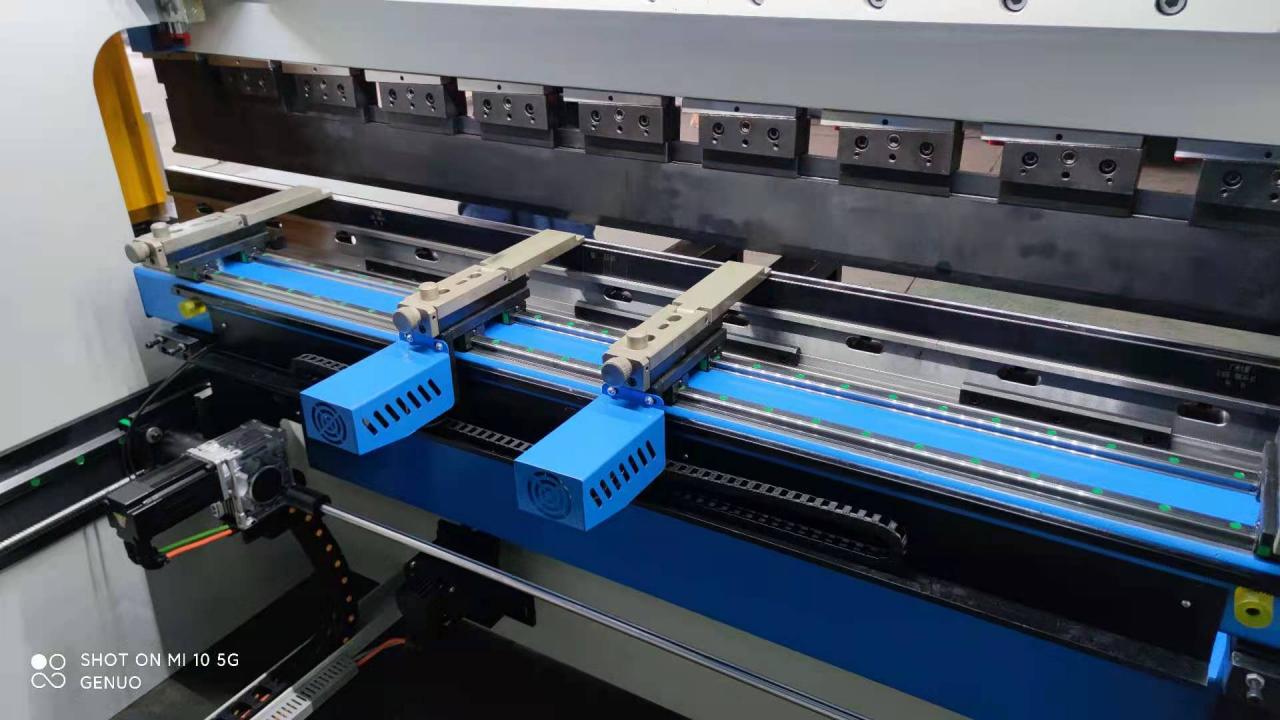 Da-66t Controller Cnc Hydraulic Press Brake Price With 3d Touch Screen System 3d টাচ স্ক্রীন সিস্টেম সহ Da-66t কন্ট্রোলার Cnc হাইড্রোলিক প্রেস ব্রেক মূল্য