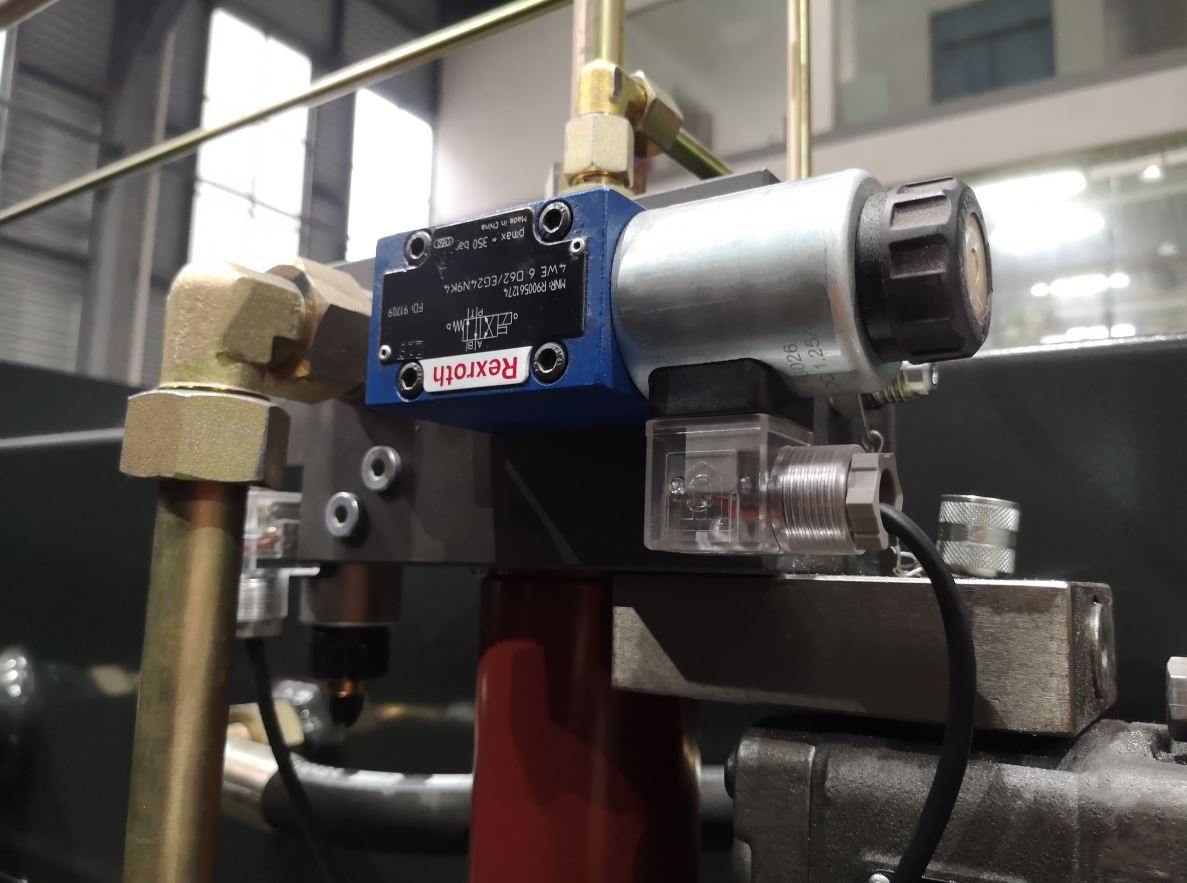 Delem Da66t 125 3+1 4+1 6+1 8+1 Cnc Hydraulic Press Brake For Metal Plate Bending Delem Da66t 125 3+1 4+1 6+1 8+1 Cnc হাইড্রোলিক প্রেস ব্রেক মেটাল প্লেট বাঁকানোর জন্য