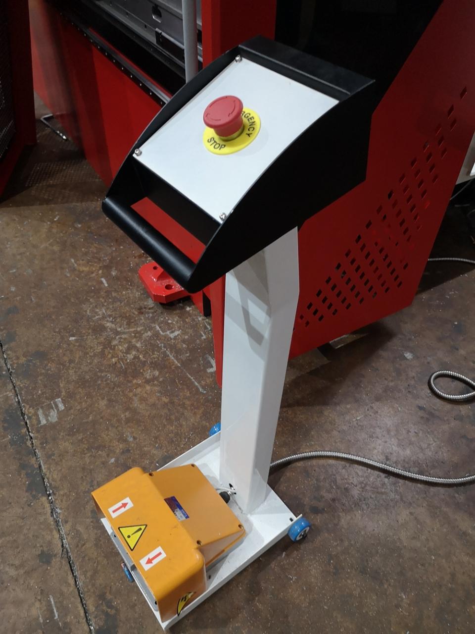 Delem Da66t 125 3+1 4+1 6+1 8+1 Cnc Hydraulic Press Brake For Metal Plate Bending Delem Da66t 125 3+1 4+1 6+1 8+1 Cnc হাইড্রোলিক প্রেস ব্রেক মেটাল প্লেট বাঁকানোর জন্য