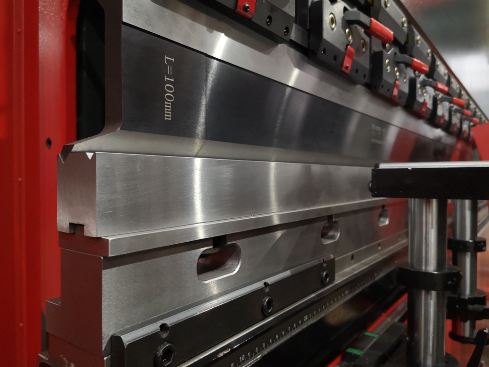 Delem Da66t 125 3+1 4+1 6+1 8+1 Cnc Hydraulic Press Brake For Metal Plate Bending Delem Da66t 125 3+1 4+1 6+1 8+1 Cnc হাইড্রোলিক প্রেস ব্রেক মেটাল প্লেট বাঁকানোর জন্য