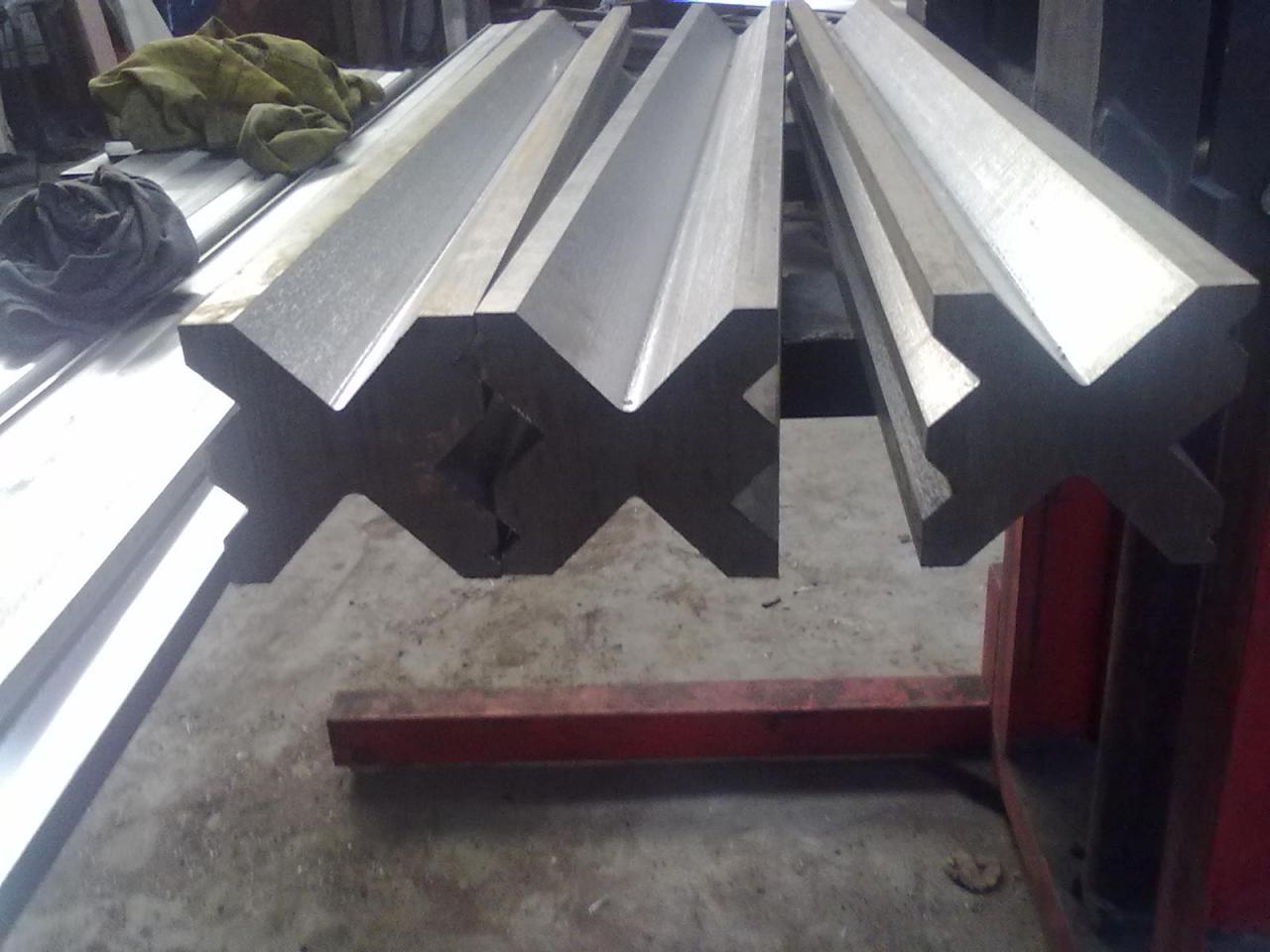 Full Automatic High Power Sheet Bending Machine And Cnc Press Brake Machine সম্পূর্ণ স্বয়ংক্রিয় উচ্চ ক্ষমতার শীট নমন মেশিন এবং Cnc প্রেস ব্রেক মেশিন