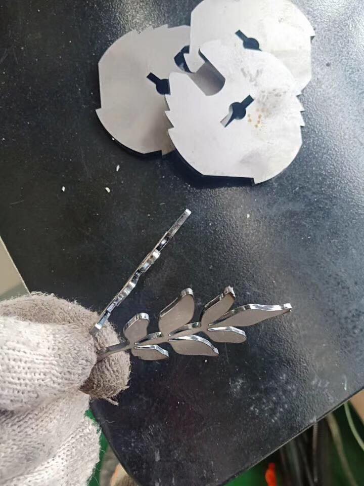 উচ্চ ক্ষমতা 3015 2000W মেটাল শীট Cnc ফাইবার লেজার কাটিং মেশিন