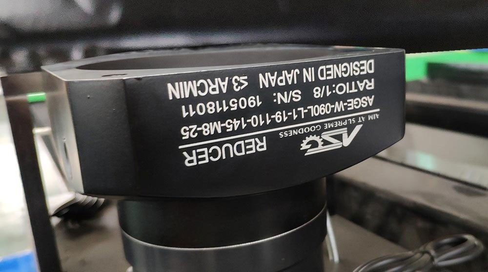 উচ্চ নির্ভুলতা 1000w ফাইবার লেজার কাটিয়া মেশিনের দাম