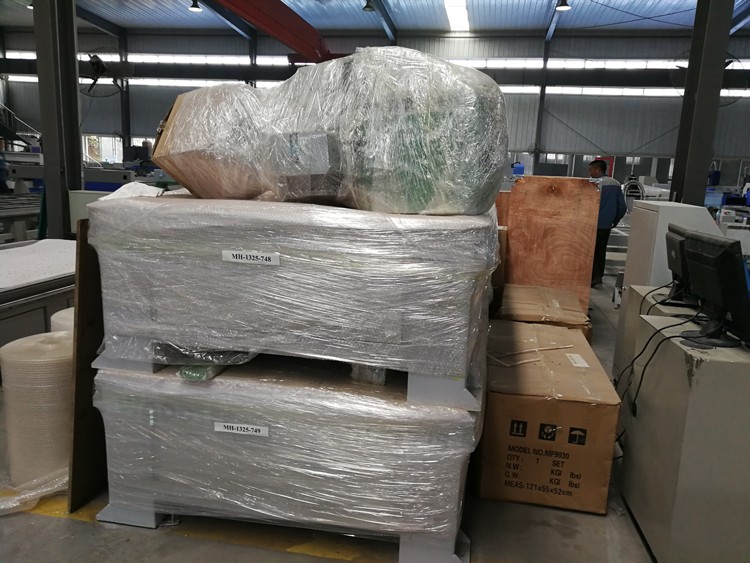 High Quality 1530 Fiber Laser Cutting Machine For Metal 500w 750w 1000w 1500w মেটাল 500w 750w 1000w 1500w এর জন্য উচ্চ মানের 1530 ফাইবার লেজার কাটিং মেশিন