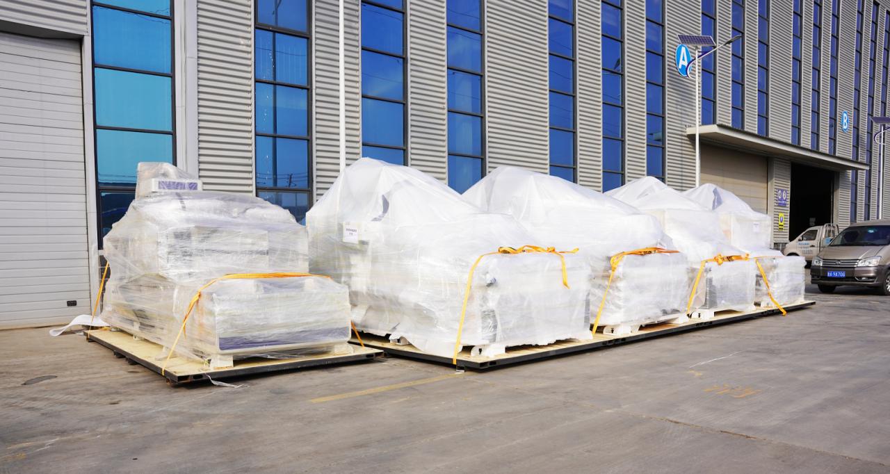 Laser Source 2000w 3000w Fiber Laser Cutting Machine লেজারের উৎস 2000w 3000w ফাইবার লেজার কাটার মেশিন