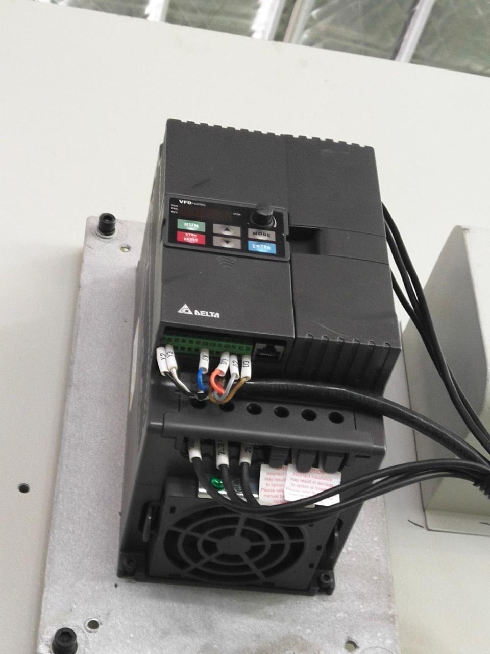 বায়ুসংক্রান্ত ঘর্ষণ ক্লাচ উচ্চ কর্মক্ষমতা পাঞ্চ প্রেস মেশিন