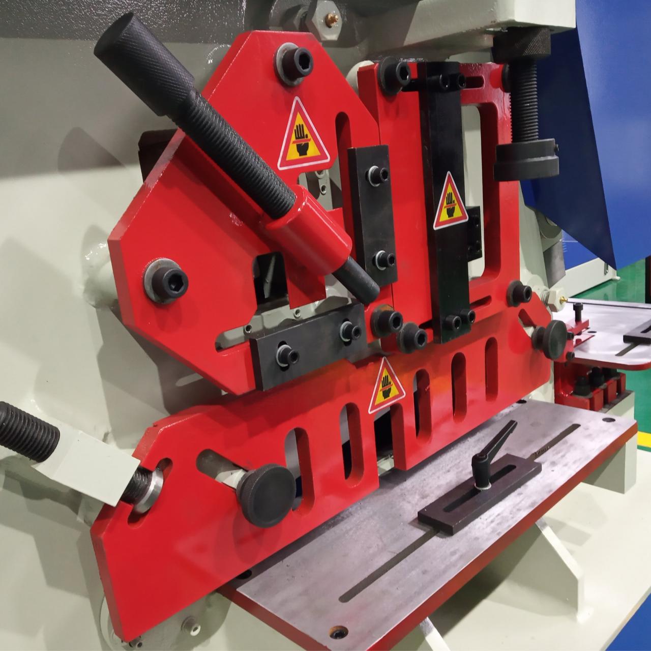 Q35y Series Hydraulic Ironworker Shearing And Punching Machine Q35y সিরিজ হাইড্রোলিক আয়রনওয়ার্কার শিয়ারিং এবং পাঞ্চিং মেশিন