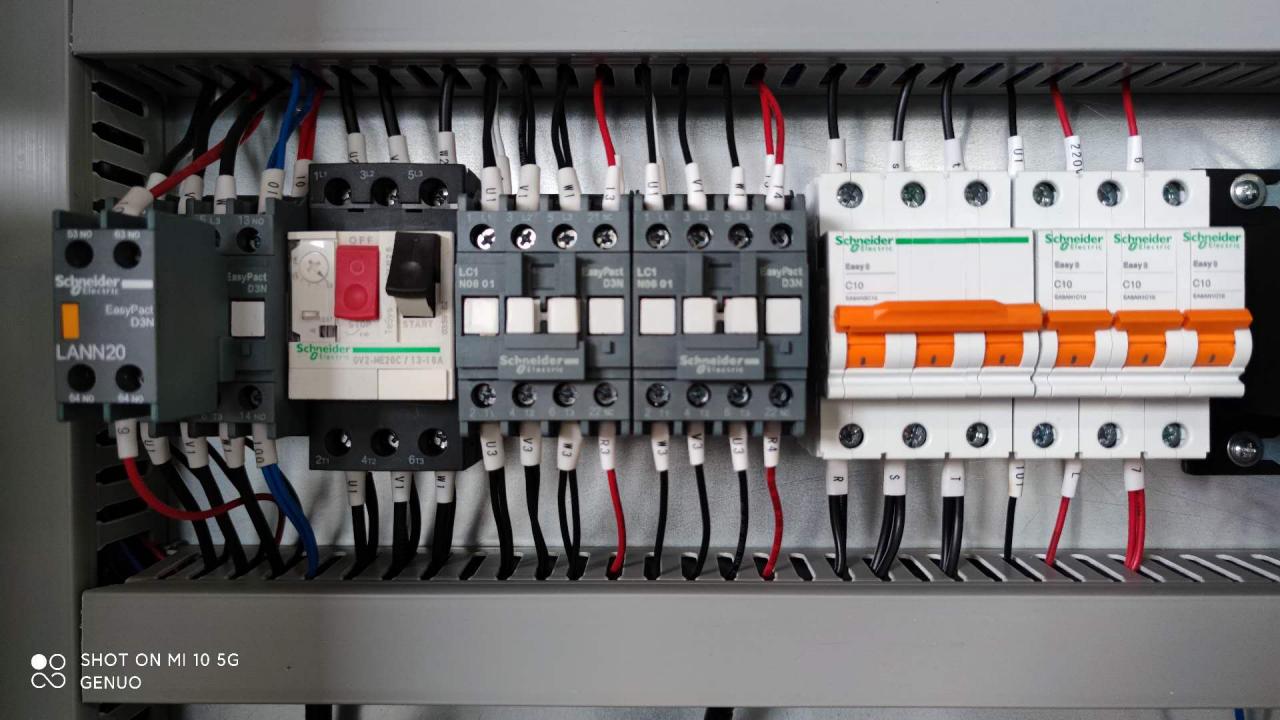 Qc11k Hydraulic Shear Machine And Guillotine Shearing Machine For Sheet Metal Cutting Qc11k হাইড্রোলিক শিয়ার মেশিন এবং শীট মেটাল কাটার জন্য গিলোটিন শিয়ারিং মেশিন