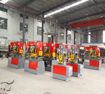 Steel Plate Angle Cutting Punching Notching Machine Hydraulic Ironworker For Sale স্টিল প্লেট অ্যাঙ্গেল কাটিং পাঞ্চিং নচিং মেশিন হাইড্রোলিক আয়রনওয়ার্কার বিক্রয়ের জন্য