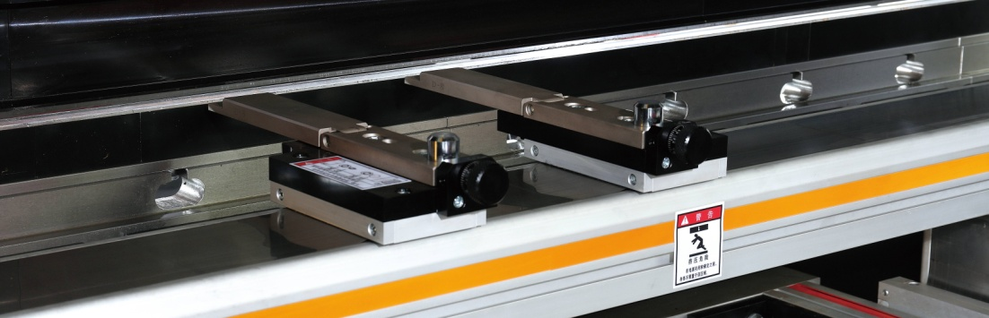 Steel Sheet Aluminum Bending Hydraulic Press Brake Machine ইস্পাত শীট অ্যালুমিনিয়াম নমন হাইড্রোলিক প্রেস ব্রেক মেশিন