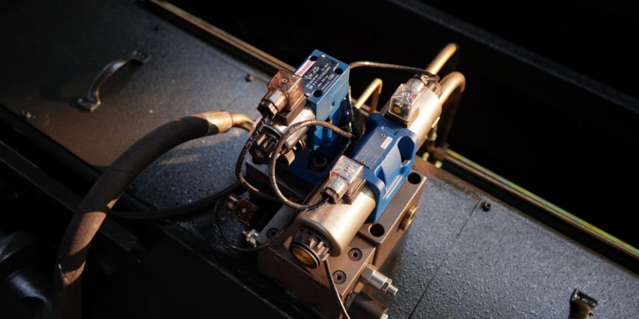 Wc67 Hydraulic Press Brake / CNC Press Bending Machine / Plate Bending Machine China Wc67 হাইড্রোলিক প্রেস ব্রেক / CNC প্রেস বেন্ডিং মেশিন / প্লেট বেন্ডিং মেশিন চায়না