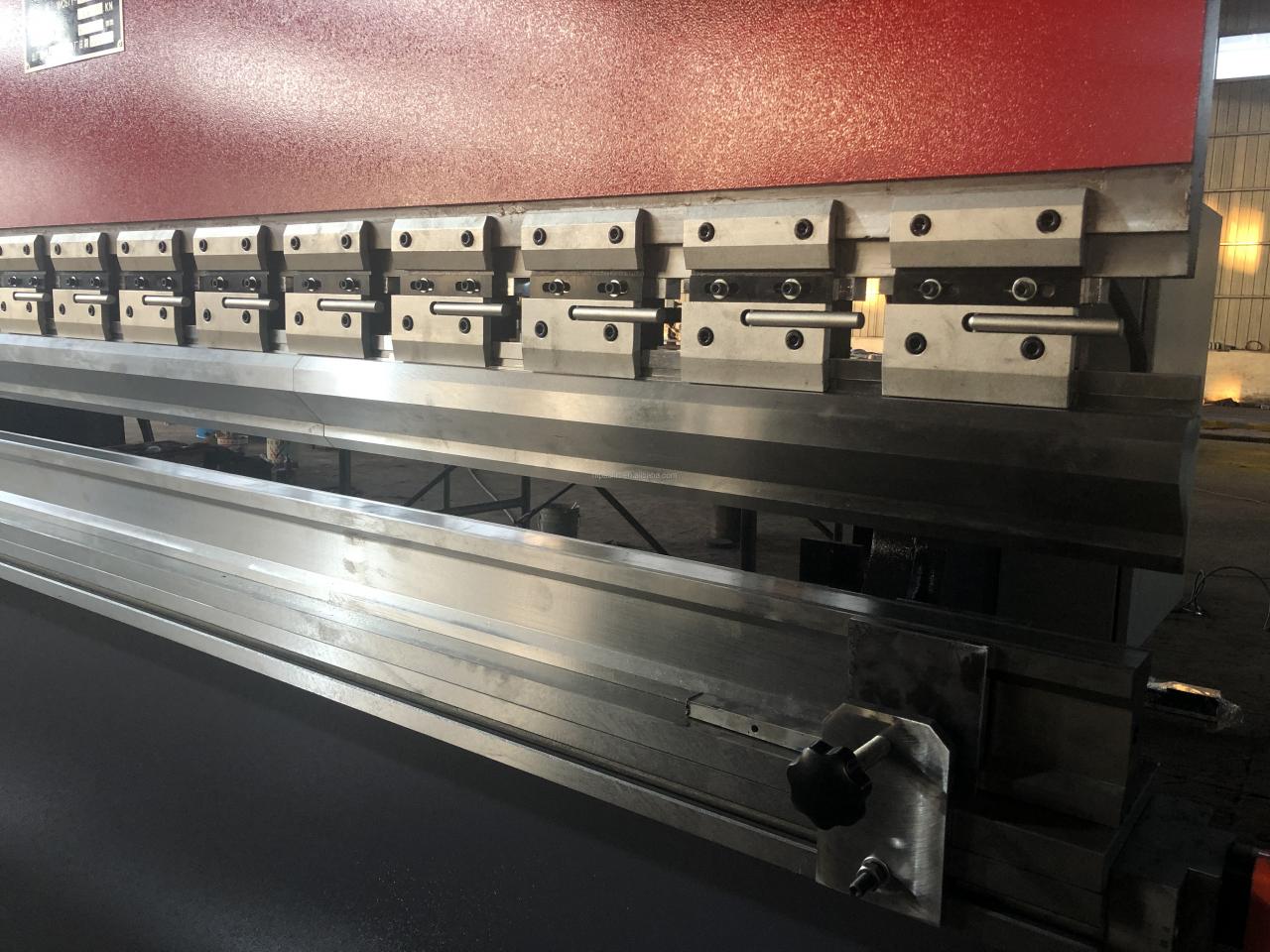 Wc67k Cnc Aluminum Iron Plate Hydraulic Press Brake Cnc Metal Sheet Bending Machine Wc67k Cnc অ্যালুমিনিয়াম আয়রন প্লেট হাইড্রোলিক প্রেস ব্রেক Cnc মেটাল শীট নমন মেশিন