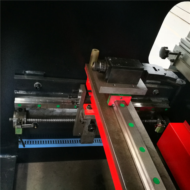 Wc67y-160 4000 Hydraulic Press Brake Cnc Metal Bending Machine For 4000mm Width Steel Wc67y-160 4000 হাইড্রোলিক প্রেস ব্রেক সিএনসি মেটাল বেন্ডিং মেশিন 4000 মিমি প্রস্থ স্টিলের জন্য