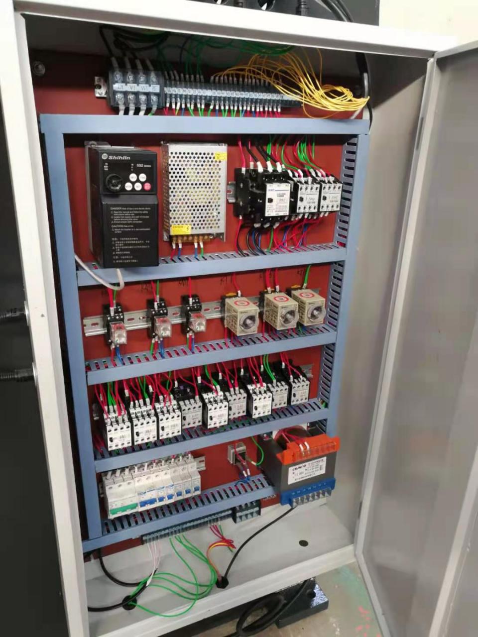 Wc67y-160 4000 Hydraulic Press Brake Cnc Metal Bending Machine For 4000mm Width Steel Wc67y-160 4000 হাইড্রোলিক প্রেস ব্রেক সিএনসি মেটাল বেন্ডিং মেশিন 4000 মিমি প্রস্থ স্টিলের জন্য