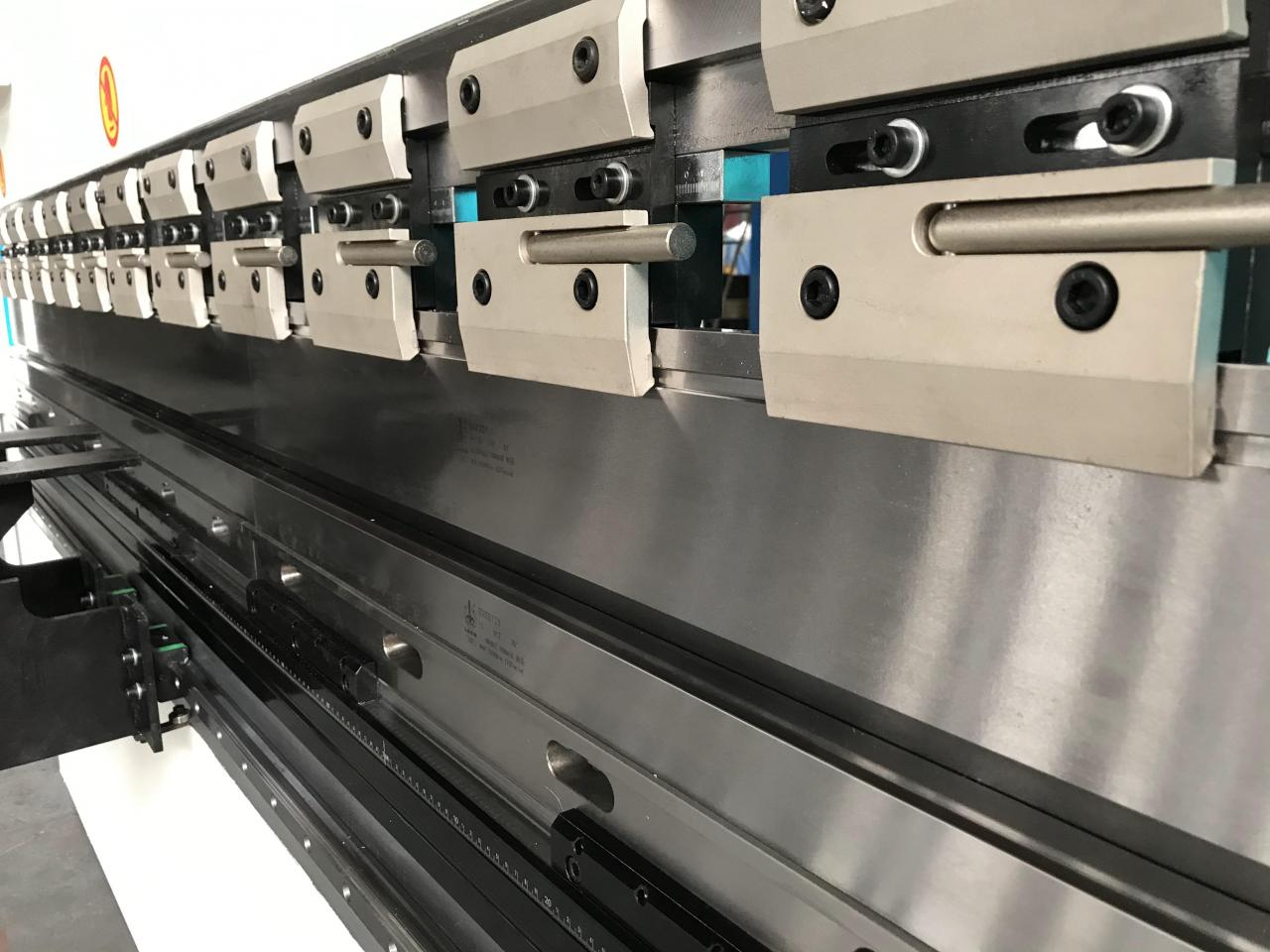 Wc67y-65/2500 Oem হাইড্রোলিক প্রেস ব্রেক মেশিন ইস্পাত নমন মেশিন